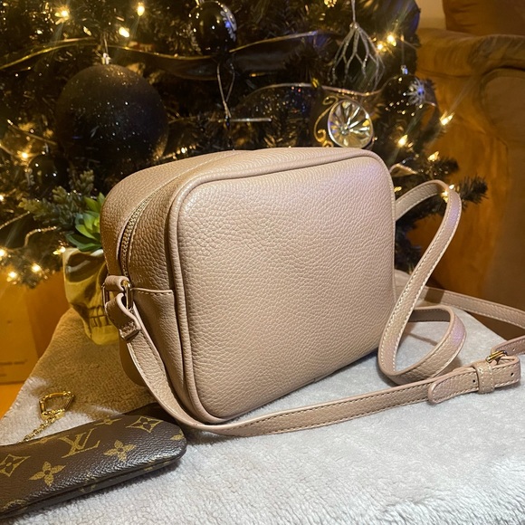 New La château beige cross body camera bag. - Picture 6 of 10